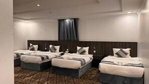 Comfort Quadruple Room | Iron/ironing board, free WiFi - alawaleen haya hotel (Makkah)