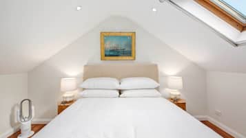 Apartment | 2 bedrooms, laptop workspace, bed sheets