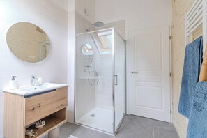 Bathroom - La Gourmandière aux Bruyères (Igé)