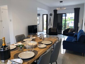 Dining - Luxurious 3-Bed Villa, Modern Decor, communal Pool (Kato Paphos)