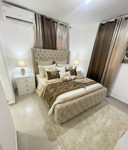 Stylish Luxe Apartment 10 mn to the Int. Airport