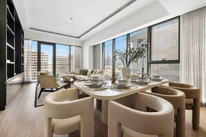 تناول الطعام داخل الغرفة