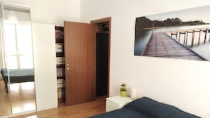 Shared Dormitory, 1 Bedroom, Smoking | 1 bedroom - Room-spacious Room in Three-room Apartme (Sesto San Giovanni)