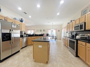 Private kitchen - The White House 4 Bedroom Home (Clermont)