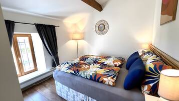 2 slaapkamers, een strijkplank/strijkijzer, wifi, beddengoed