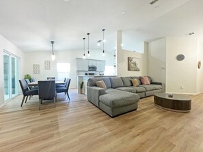 Living area - Magical Dreams 5 Bedroom Home (Kissimmee)
