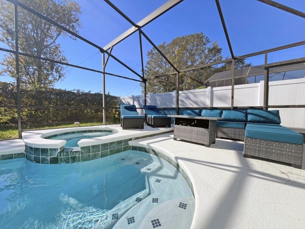 House, 5 Bedrooms | Pool | A heated pool