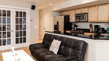 Apartment, 2 Bedrooms | Interior