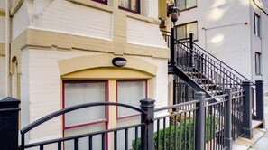 Condo, 2 Bedrooms | Exterior detail - Thomas Circle 2br Furnished Condo 2 Bedroom Apts (Washington)