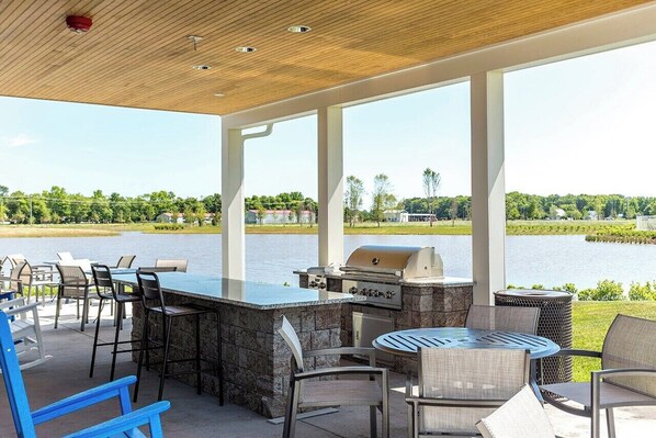 Outdoor dining - Belle Beach Retreat at Millville by the Sea (Millville)