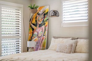 2 bedrooms, iron/ironing board, WiFi, bed sheets - Bright, Funky Coastal Getaway – 2 Bedroom Holiday Unit (Port Macquarie)