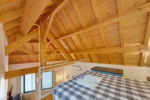 Iron/ironing board, WiFi, bed sheets - Orange Apartments B – Modern Studio in Lively Historic Porto (Porto)