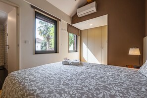 Iron/ironing board, WiFi, bed sheets - Orange Apartments A – Porto: Modern Comfort and Tranquility in a Historic Neighborhood (Porto)