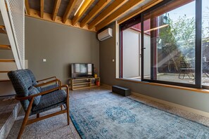 Interior - Orange Apartments A – Porto: Modern Comfort and Tranquility in a Historic Neighborhood (Porto)