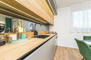 Fridge, oven, stovetop, dishwasher - Blue waves apartment (Mandre)