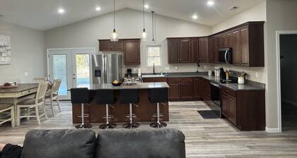 Corydon Family Home 3-Bedroom