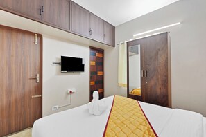 Deluxe Room | Laptop workspace, free WiFi - Olive Lakeview Serviced Apartments (Chennai)