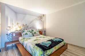 Room - Apartment 'La Demeure Ferralaise' with Private Terrace and Wi-Fi (Ferrals-lès-Corbières)