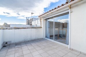 Exterior detail - Apartment 'La Demeure Ferralaise' with Private Terrace and Wi-Fi (Ferrals-lès-Corbières)