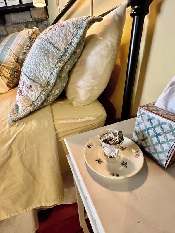 Room - The Big House @ Wendover - Historic Home (Wendover)