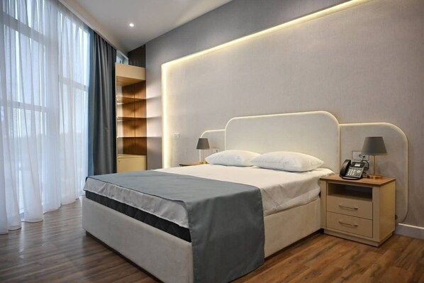 Iron/ironing board, free WiFi