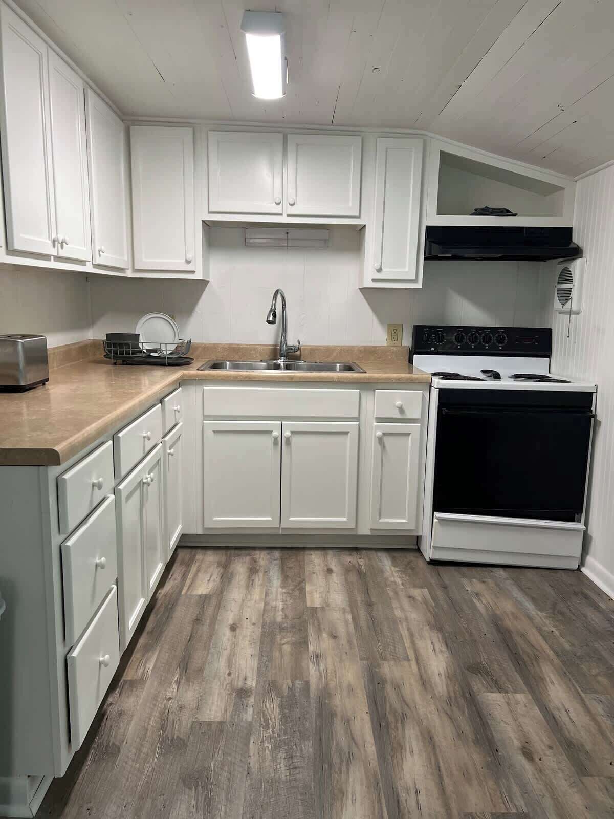 冰箱、微波炉、烤箱、炉灶