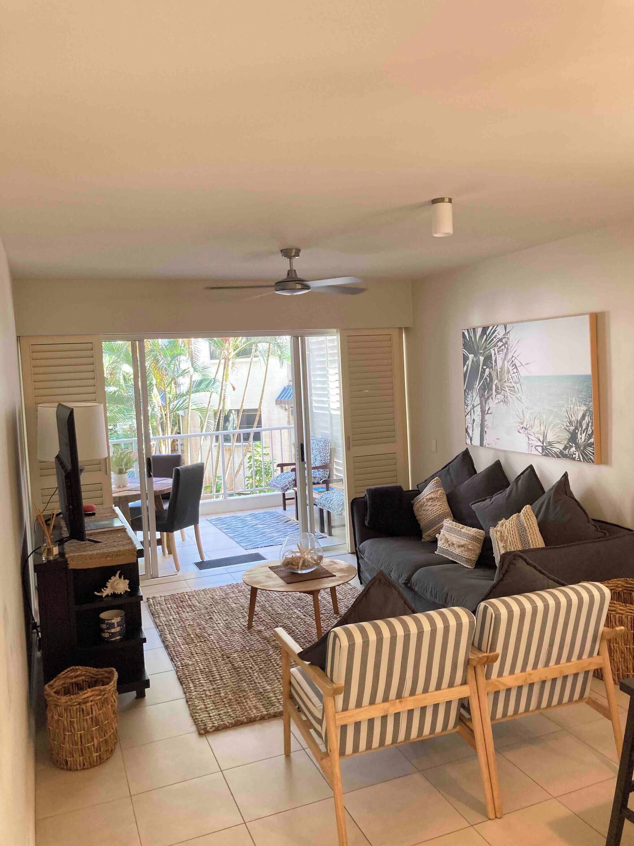 Apartment, 2 Bedrooms, Balcony | Living area