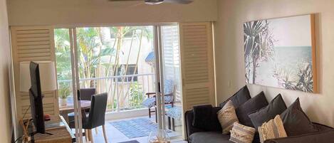 Apartment, 2 Bedrooms, Balcony | Living area