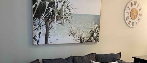 Departamento, 2 habitaciones, balcón | Área de sala de estar