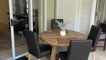 Apartment, 2 Bedrooms, Balcony | Dining room