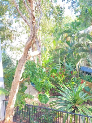 Căn hộ, 2 phòng ngủ, ban công | Vườn