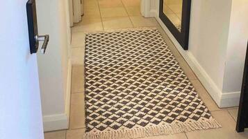 Apartment, 2 Bedrooms, Balcony | Interior