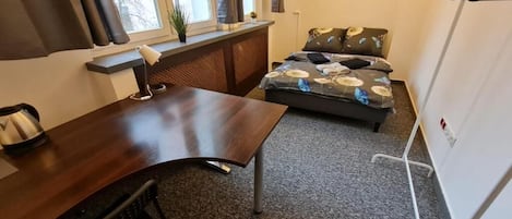 Classic Room, 1 Double Bed | Desk, laptop workspace, soundproofing, iron/ironing board