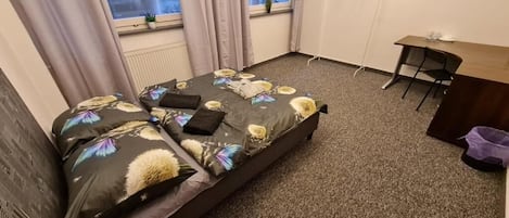 Classic Room, 1 Double Bed | Desk, laptop workspace, iron/ironing board, free WiFi