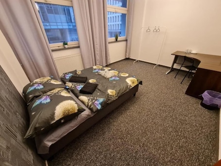 Classic Room, 1 Double Bed | Desk, laptop workspace, soundproofing, iron/ironing board