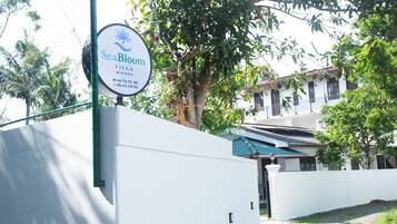 EntrĂ©e de lâhĂ©bergement