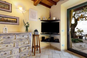 Interior - The Smiling Cottage in Tuscany with Breathtaking Views (Pontassieve)
