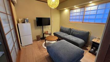 House, Non Smoking, Garden View | Living area