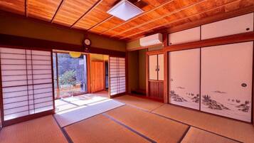 House B - Private Japanese-Style Room (Up to 4 People), Non Smoking | Free WiFi