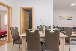 Dining - Rogina 2 apartment (Mandre)