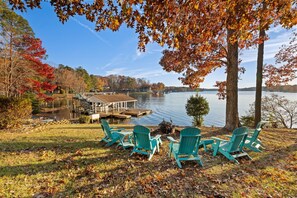 Property grounds - Lakefront, Hot Tub, Dock, Firepit, Spacious Deck (Henrico)