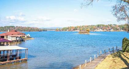Renovated Lakefront Escape w/ Amazing Views