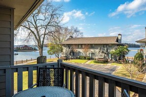 Property grounds - Renovated Lakefront Escape w/ Amazing Views (Garland County)