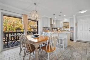 Dining - Renovated Lakefront Escape w/ Amazing Views (Garland County)