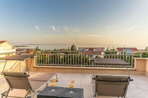 Property grounds - White Jasmine apartment (Novalja)