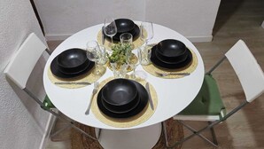 로프트, 침실 2개, 장애인 지원, 발코니 | 다이닝