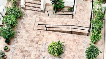 Loft, 2 Bedrooms, Accessible, Balcony | Garden