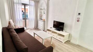 Loft, 2 Bedrooms, Accessible, Balcony | Living area