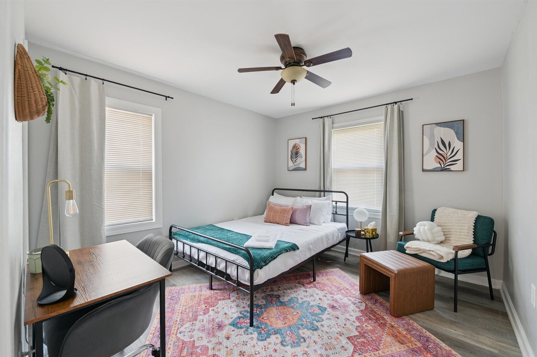 2 dormitorios, tabla de planchar con plancha, wifi y ropa de cama