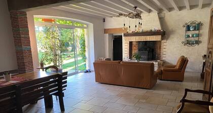 ferme au milieu des chevaux